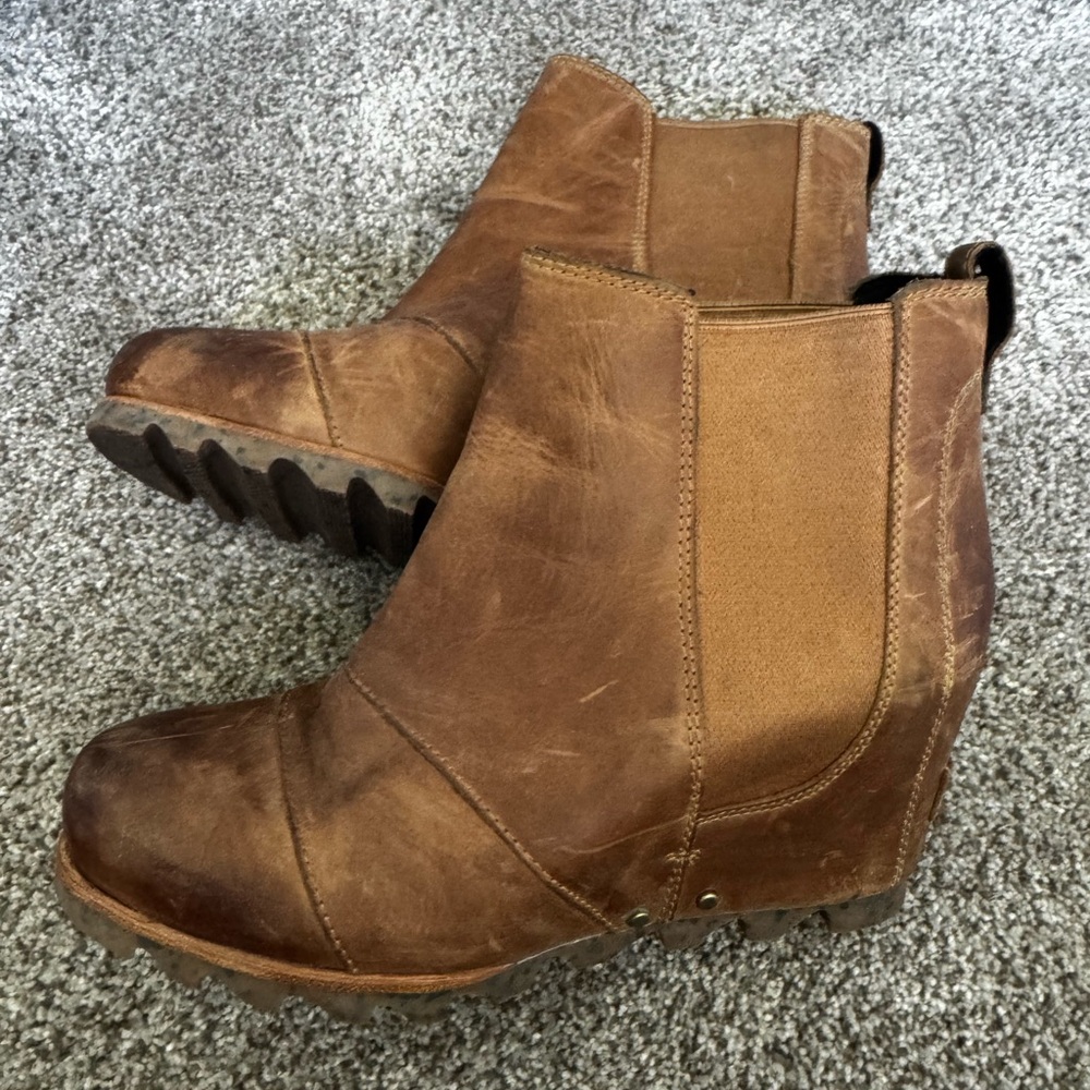Sorel Brown Ankle Boots with Elastic Panels